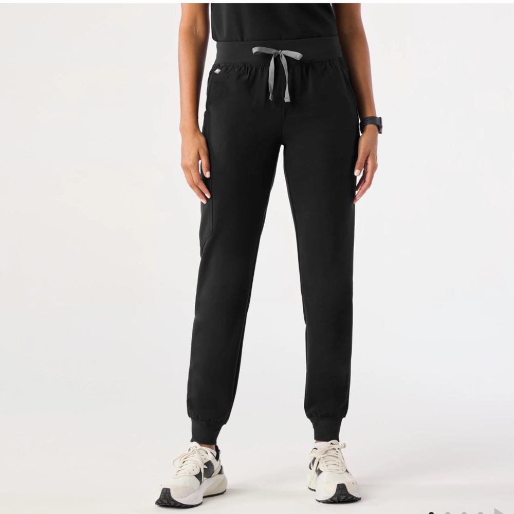 Figs Zamora Black Jogger Pants with Drawstring. Medium Petite.